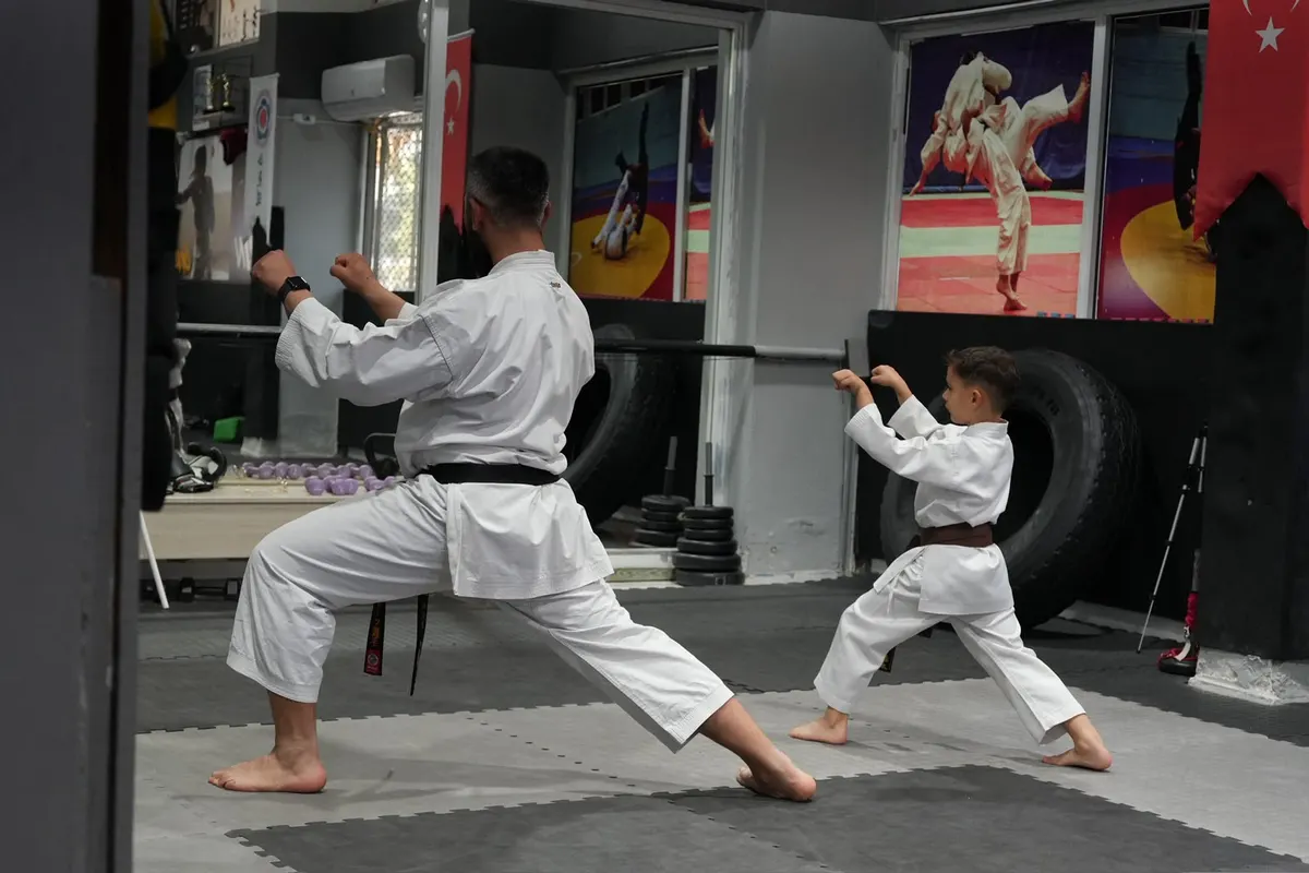 Çocuk karate kata çalışması - Karşıyaka