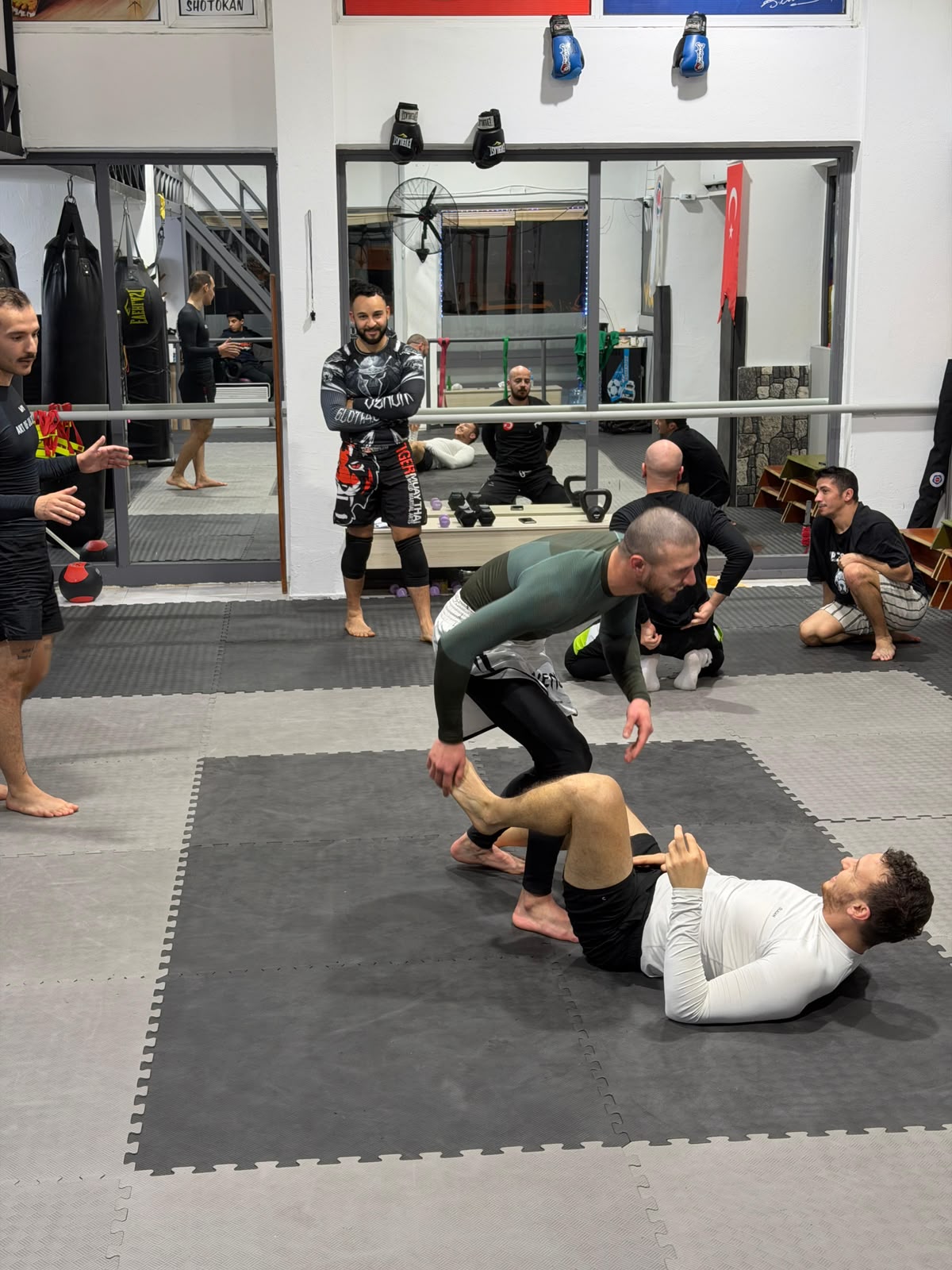 Jiu jitsu yer tekniği ve grappling çalışması - Karşıyaka